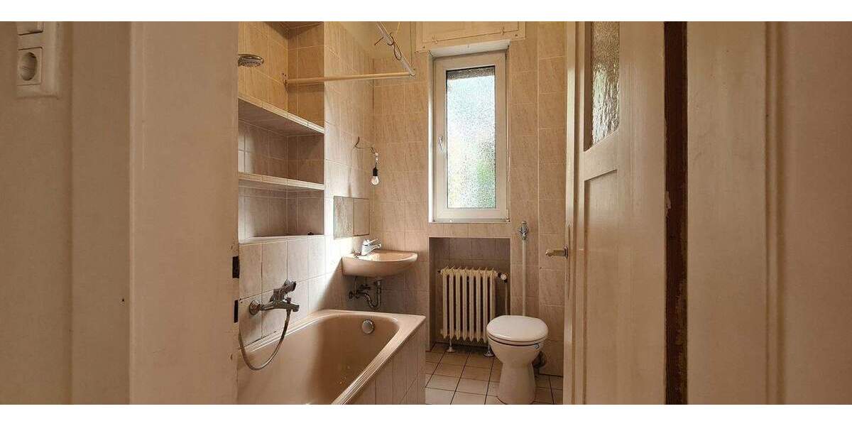 Etagenwohnung Bochum Harpen - 6 Zimmer, 133 m&sup2;, 230.000&euro; | Angebot:25686666