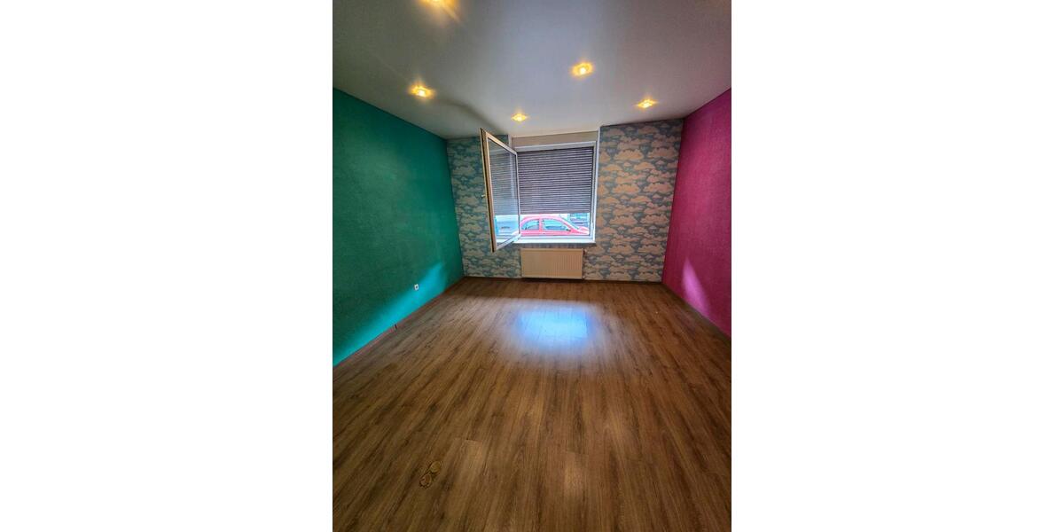 Erdgeschoßwohnung Duisburg Hamborn - 5 Zimmer, 166 m&sup2;, 175.000&euro; | Angebot:26480561
