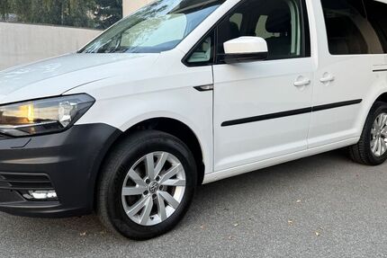 VW Caddy 185.000 km 8.950 € Essen 45141