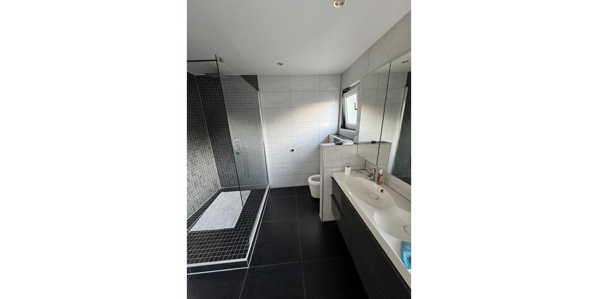 Etagenwohnung Duisburg Mittelmeiderich - 6 Zimmer, 169 m&sup2;, 263.000&euro; | Angebot:26929867