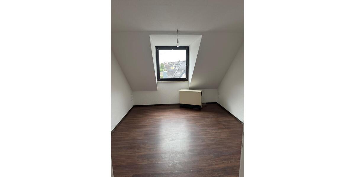 Dachgeschoßwohnung Bottrop Batenbrock - 3 Zimmer, 62 m&sup2;, 750&euro; | Angebot:25056413