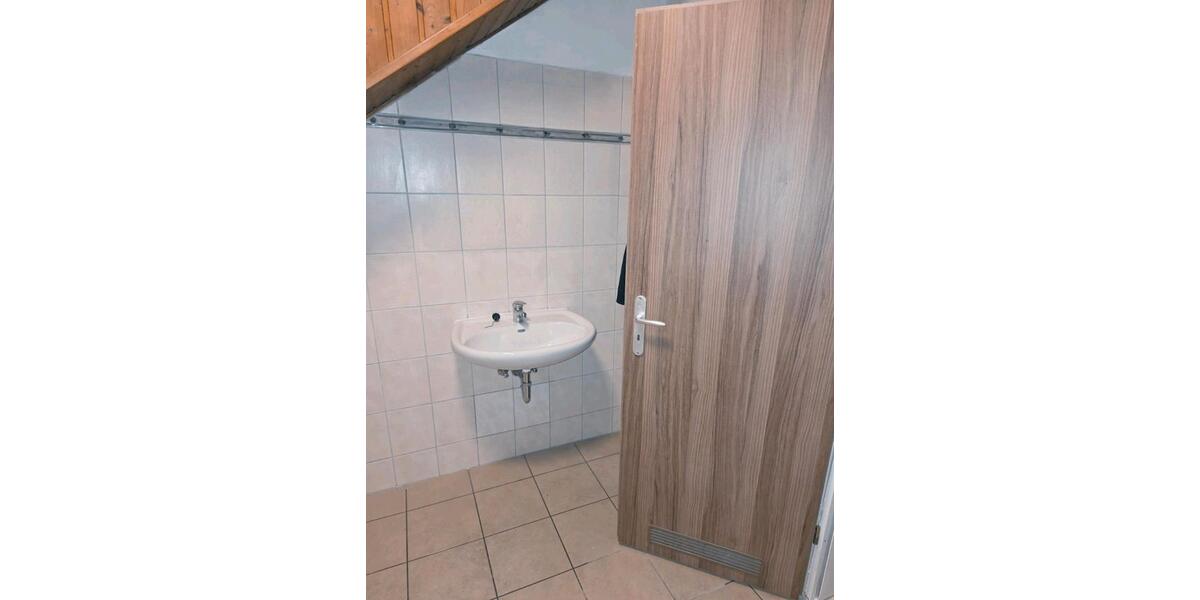 Dachgeschoßwohnung Dinslaken Hiesfeld - 2.5 Zimmer, 73 m&sup2;, 600&euro; | Angebot:26396476
