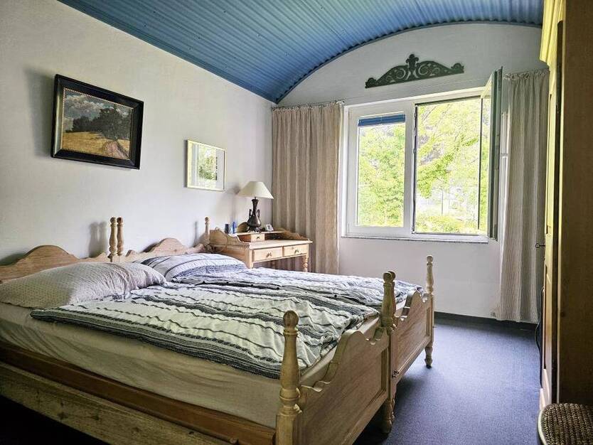 Moderne Architektur trifft auf charmante Baukunst – Häuserensemble aus 2 Einfamilienhäuser, EinliegerWohnung + Fabrikgebäude