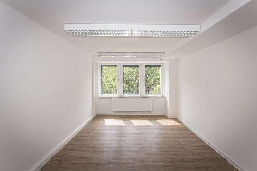 Büro in Düsseldorf 2.595 € 171 m²