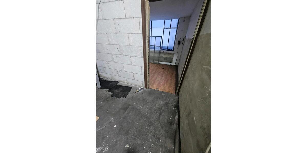 Kfz stellplätze auto Werkstatt Halle Lackierer korrasorie bauer zimmer