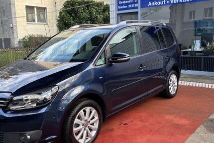 VW Touran 89.793 km 15.990 &euro; Essen 45141