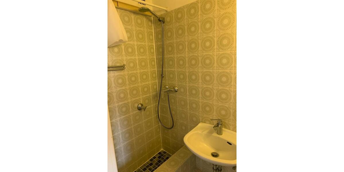 Etagenwohnung Wuppertal Arrenberg - 1 Zimmer, 25 m&sup2;, 250&euro; | Angebot:26459525
