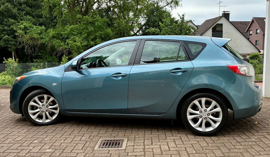 Mazda 3 86.000 km 5.900 &euro; Essen 45289