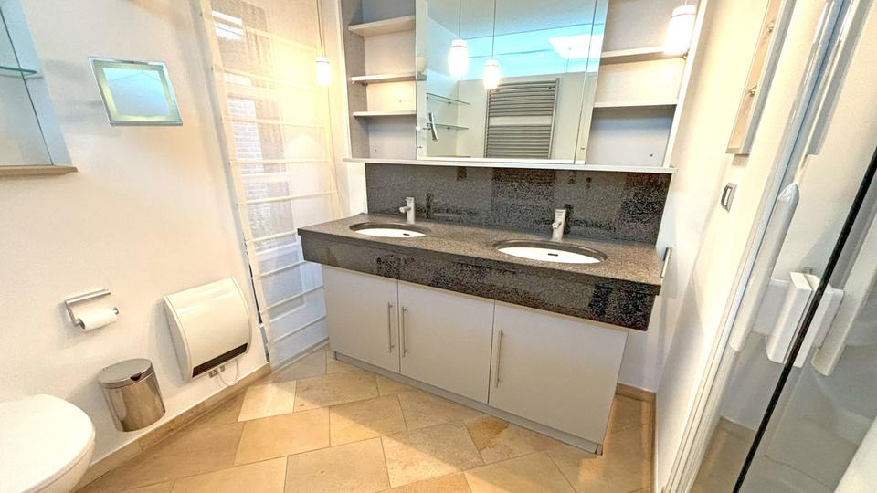 Zur Miete: Wohnhaus der Superlative am Jungbornpark! 7 zimmer