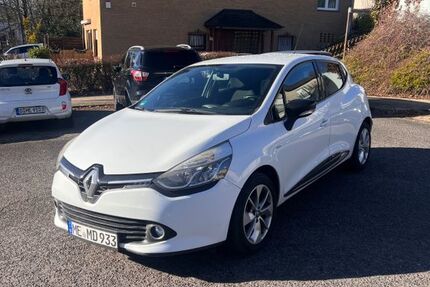 Renault Clio 177.000 km 5.000 &euro; Haan 42781