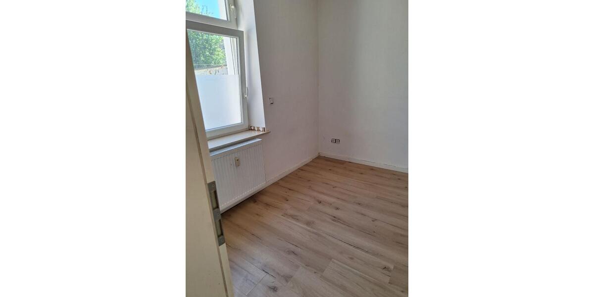 Provisionsfrei* Große 4-Zi-Wo, Gelsk Heßler, bezugsfrei, Erdgeschoß, Garage mgl. 4 zimmer