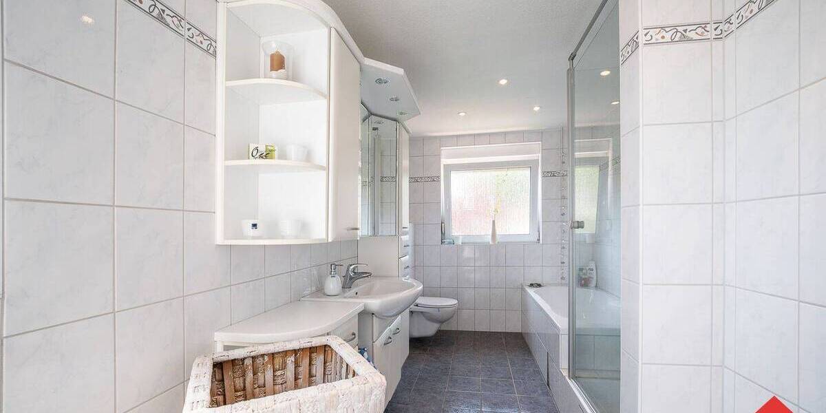 Gepflegtes Zweifamilienhaus mit Garage und schönem Grundstück - Mehrfamilienhaus, Wohnhaus Herne Holthausen | Angebot:26808480