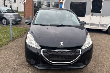 Peugeot 208 69.000 km 5.900 &euro; Oberhausen 46049