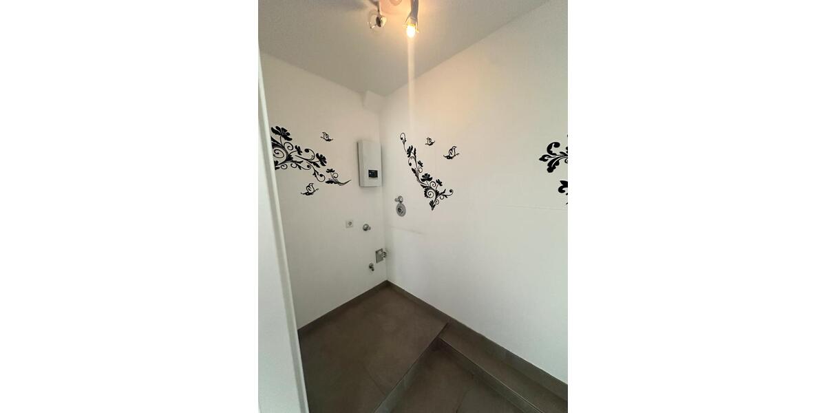 Dachgeschoßwohnung Duisburg Rheinhausen - 2 Zimmer, 72 m&sup2;, 590&euro; | Angebot:25872730