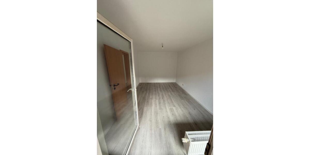 Erstbezug nach Sanierung: 2 Zimmer Souterrain Wohnung in Herne 2.5 zimmer