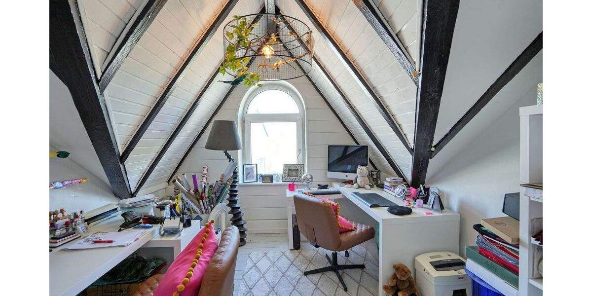 Hochwertig saniertes Generationenhaus mit drei attraktiven Wohnungen am Bochumer Stadtrand 9 zimmer