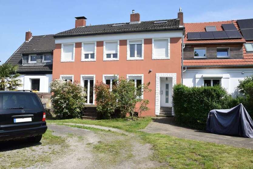 Haus zum Kaufen in Düsseldorf 899.000 € 199 m²