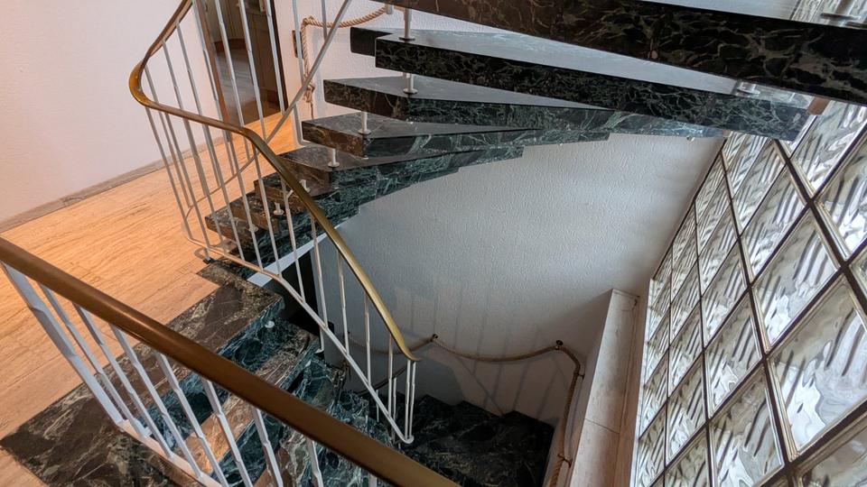 Gehobenes freistehendes EFH Sauna Solar riesen Garten in Drewer 7 zimmer