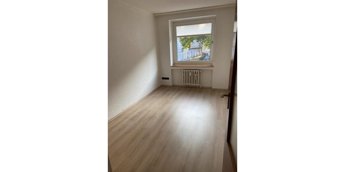 Helle 3,5-Raum-Wohnung zur Vermietung 3 zimmer
