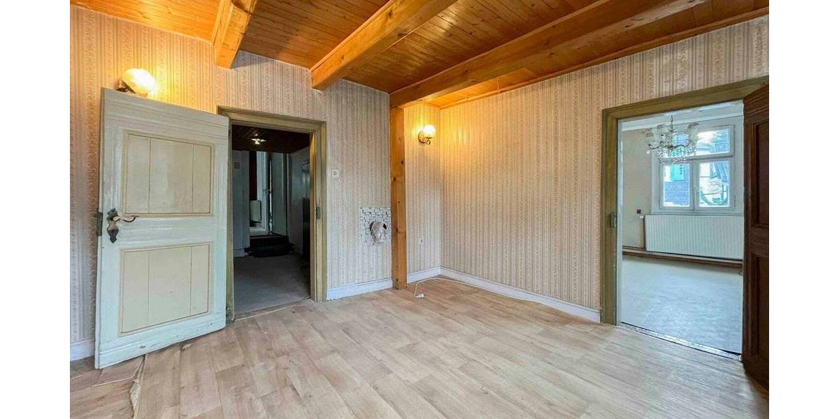 Einfamilienhaus Solingen Gräfrath - 6 Zimmer, 108 m&sup2;, 160.000&euro; | Angebot:26929918