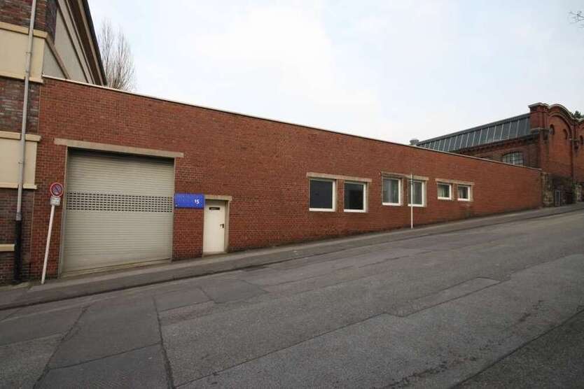 Halle in Wuppertal 2.850 € 953 m²