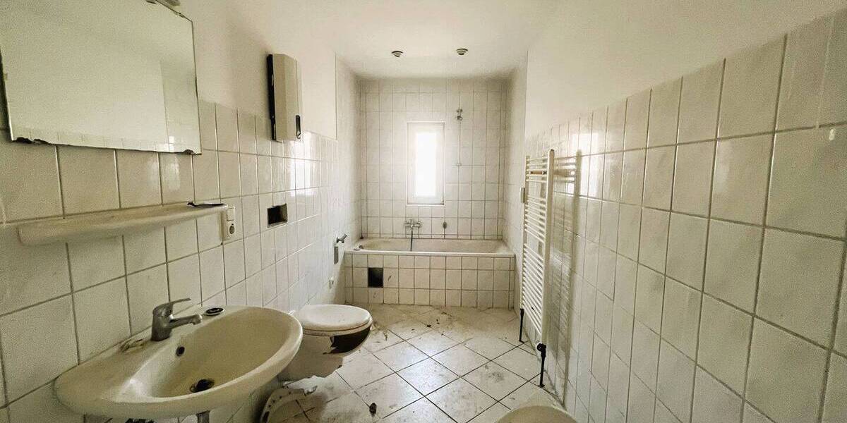 Etagenwohnung Mülheim an der Ruhr Styrum - 4 Zimmer, 164 m&sup2;, 180.000&euro; | Angebot:25747663