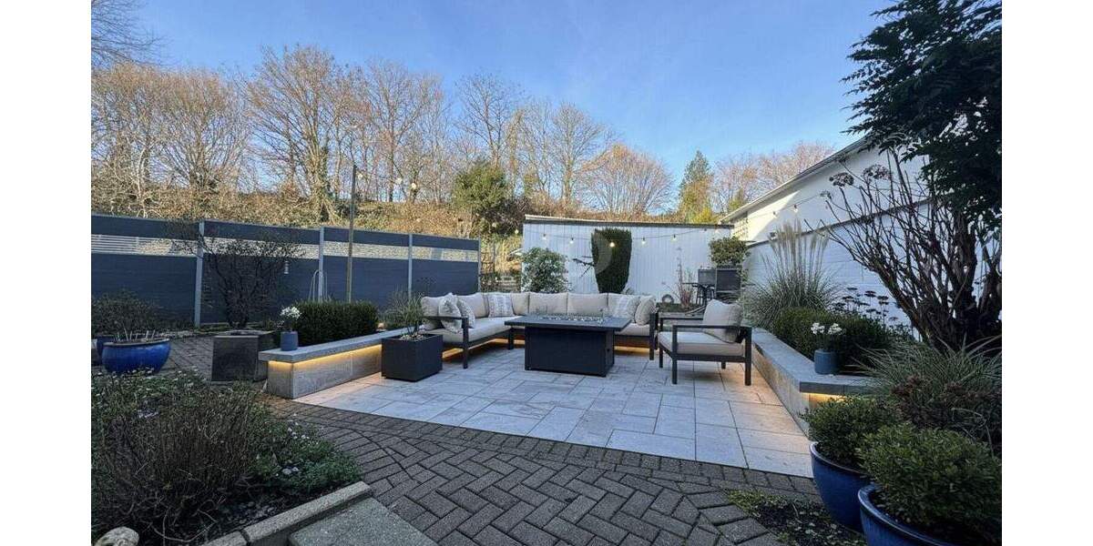 Großzügiges Zweifamilienhaus für gemeinsames Wohnen und Entfalten 8 zimmer