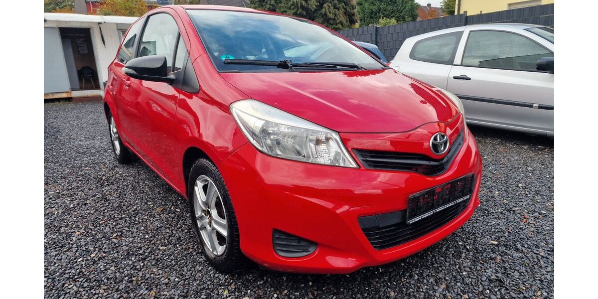 Toyota Yaris 183.000 km 3.490 &euro; Oberhausen 46145