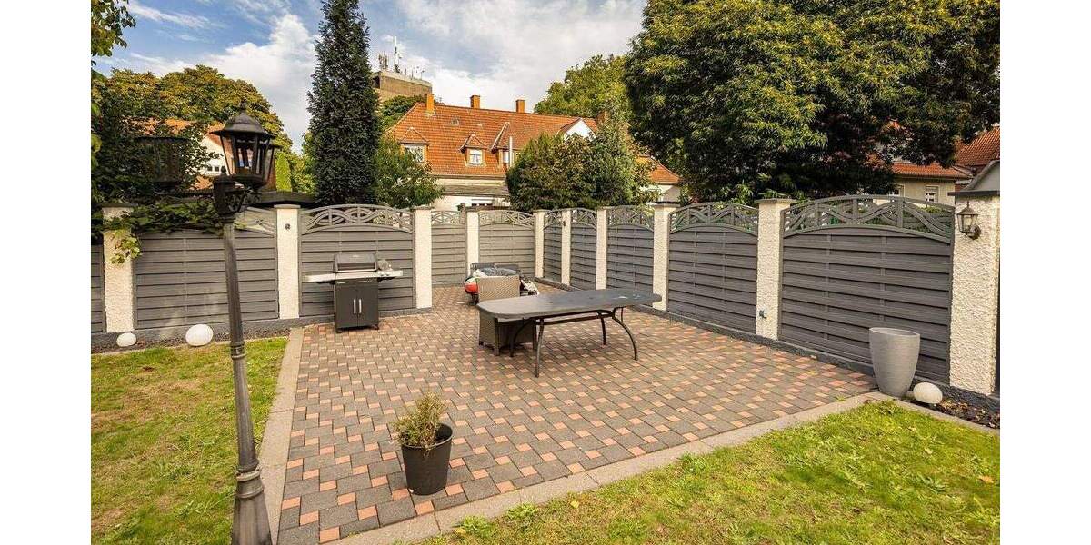 Wohnen in der Gartenstadt mit schönem Garten, Palmen, Garage 6 zimmer