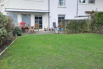 Mehr als nur vier Wände: Wohnen auf zwei Ebenen mit Terrasse und Garten! 3.5 zimmer