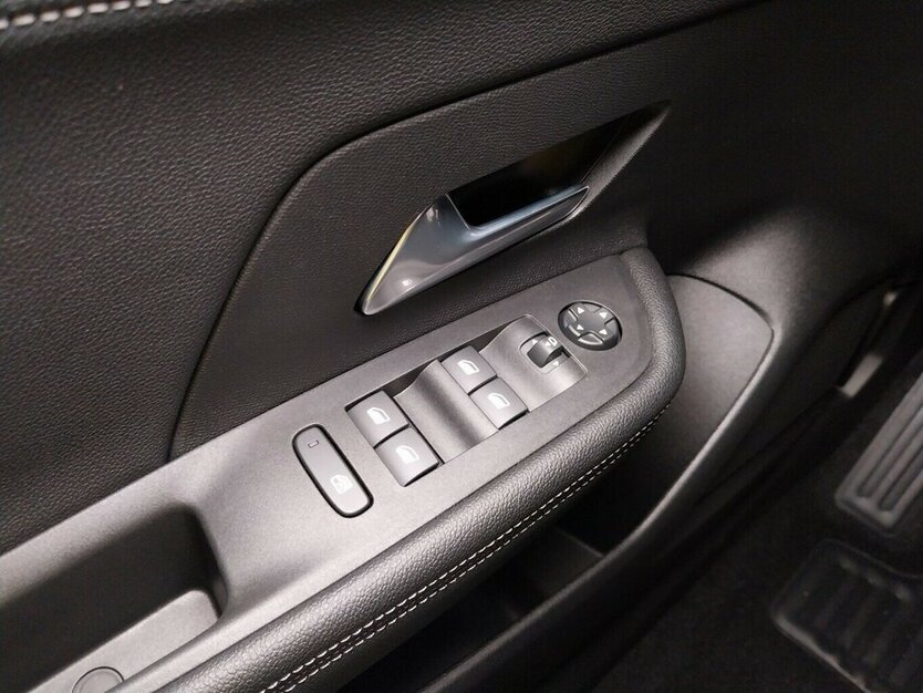 Opel Mokka GS 48V Hybrid, Kamera, LED-Matrix Licht 5.000 km 29.980 € HAAN 42781