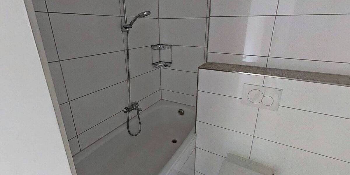 Etagenwohnung Duisburg Mittelmeiderich - 3 Zimmer, 74 m&sup2;, 529&euro; | Angebot:26929263