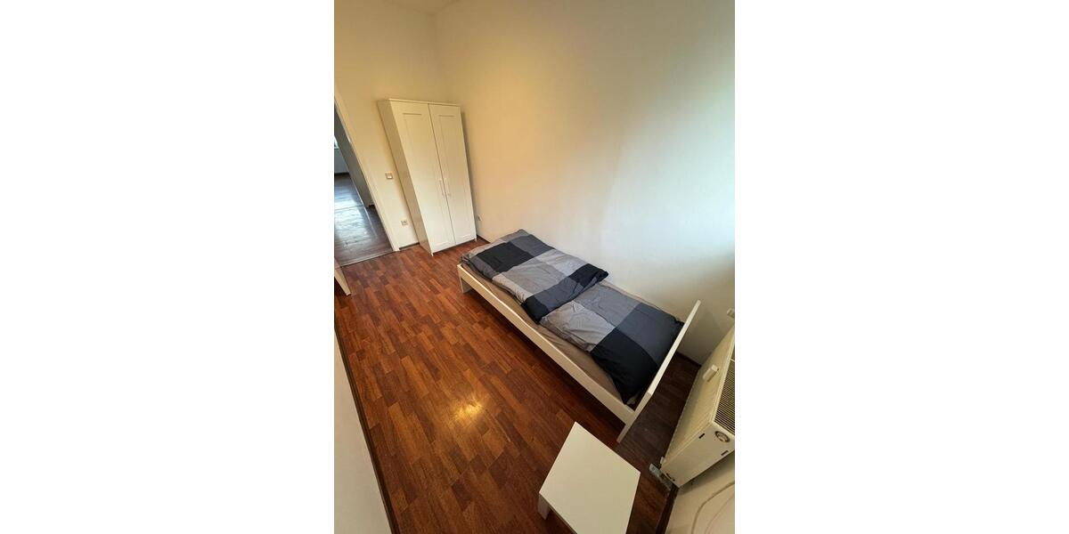 Etagenwohnung Velbert - 4 Zimmer, 90 m&sup2;, 1.210&euro; | Angebot:25882607