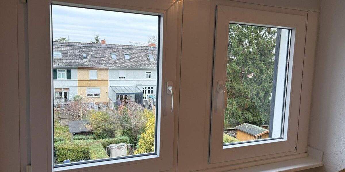 Frisch renovierte Wohnung im Zweifamilienhaus mit Garten direkt an der Regattabahn in DU-Wedau 4 zimmer