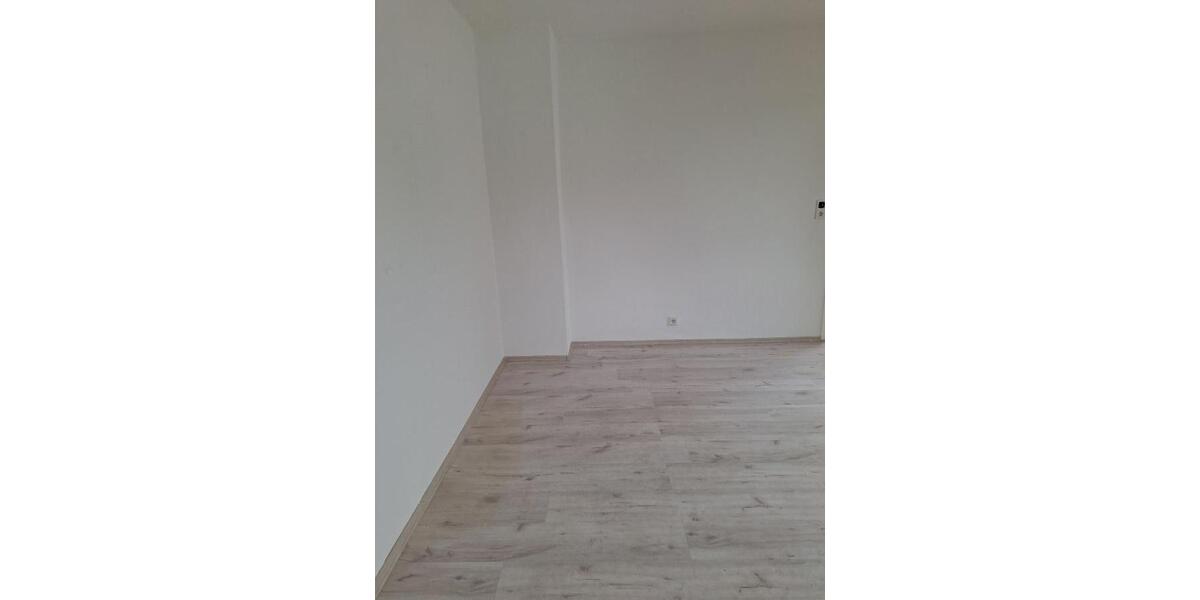 Provisionsfrei* Mit Gartenteil + Stellplatz! Gemütl. DG-Wo, sofort bezugsfrei! 2.5 zimmer