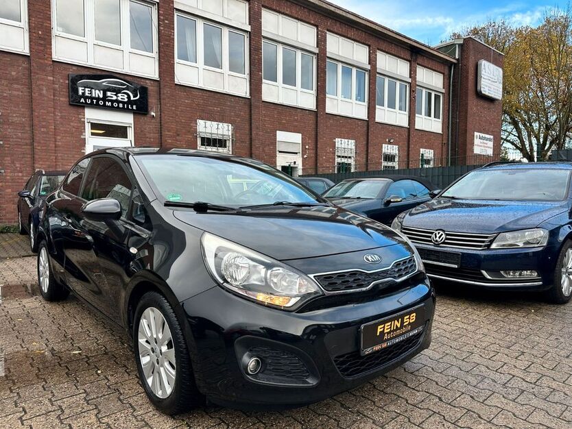 Kia Rio 110.000 km 5.900 € Bochum 44793
