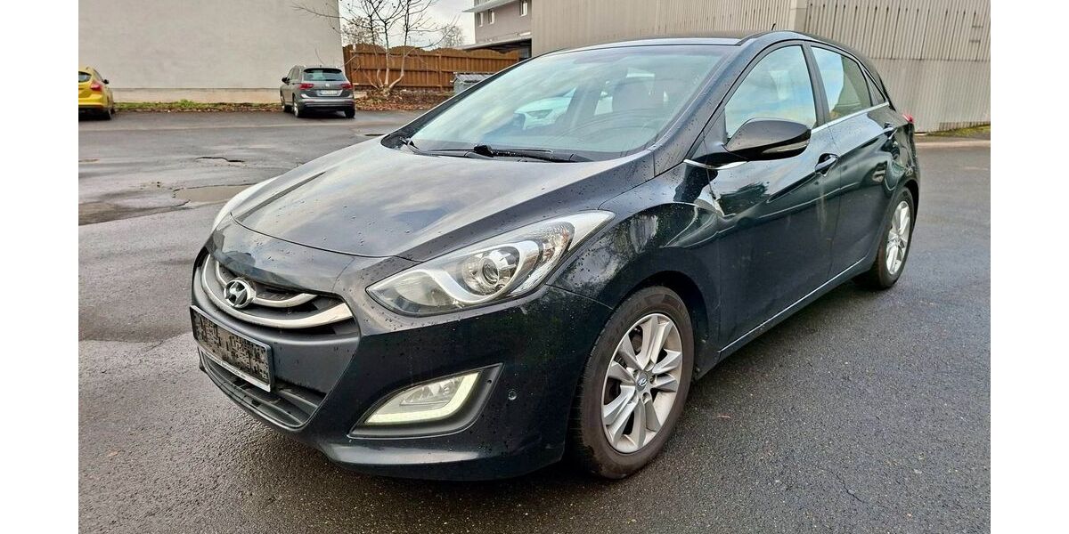 Hyundai i30 214.000 km 5.100 &euro; Wuppertal 42277