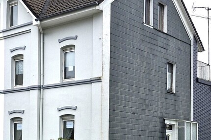 Doppelhaushälfte mit Garagenhof und kleinem Garten in Remscheid-Lennep zimmer