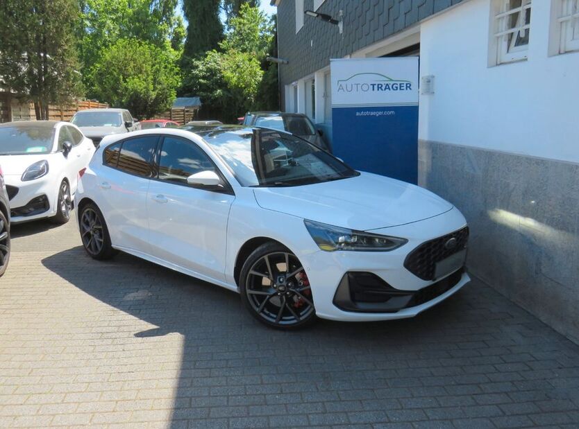 Ford Focus 20.093 km 32.990 € Wuppertal 42109
