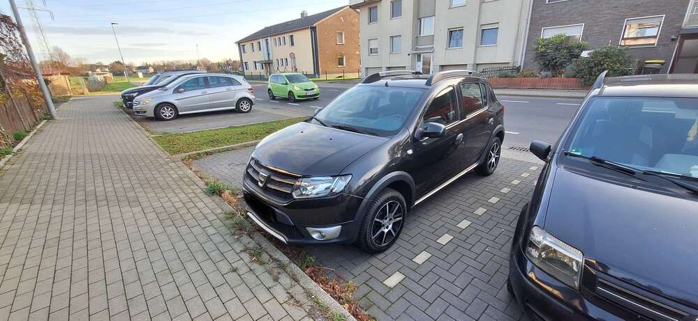 Dacia Sandero 99.100 km 4.700 &euro; Styrum (Mülheim an der Ruhr) 45476
