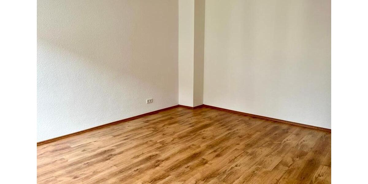 Frisch sanierte Wohnung mit Balkon! 3 zimmer