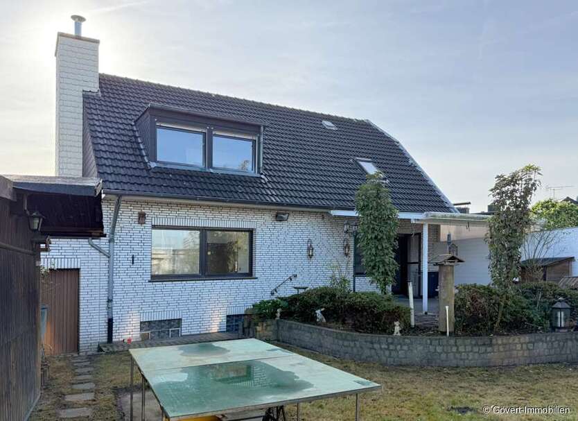 Haus zum Kaufen in Recklinghausen 199.500 € 198.2 m²
