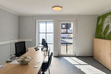 Einzelhandel in Haan 135.000 € 54 m² zimmer