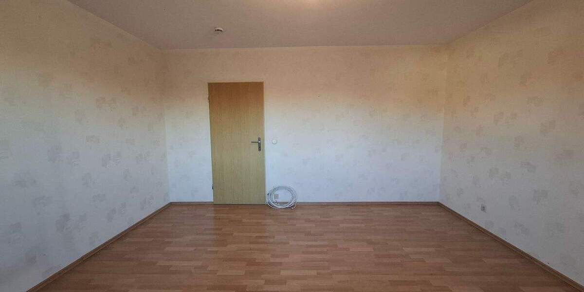Attraktive 3-Zimmer-Wohnung mit großem Balkon & eigenem PKW-Stellplatz 3 zimmer