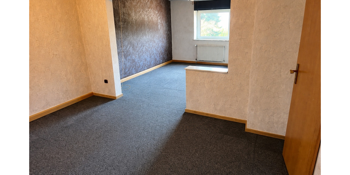 Charaktervolle Doppelhaushälfte mit großem Grundstück 2 zimmer