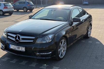 Mercedes-Benz C 250 147.000 km 16.000 &euro; Essen 45141