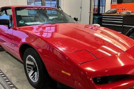 Pontiac Firebird 144.466 km 9.990 &euro; Bochum 44866