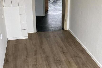 renovierte Zweizimmer-Wohnung in 47137 Meiderich 1 zimmer