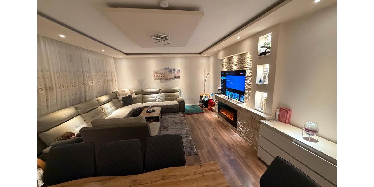 Etagenwohnung Duisburg - 4 Zimmer, 127 m&sup2;, 1.800&euro; | Angebot:25858720