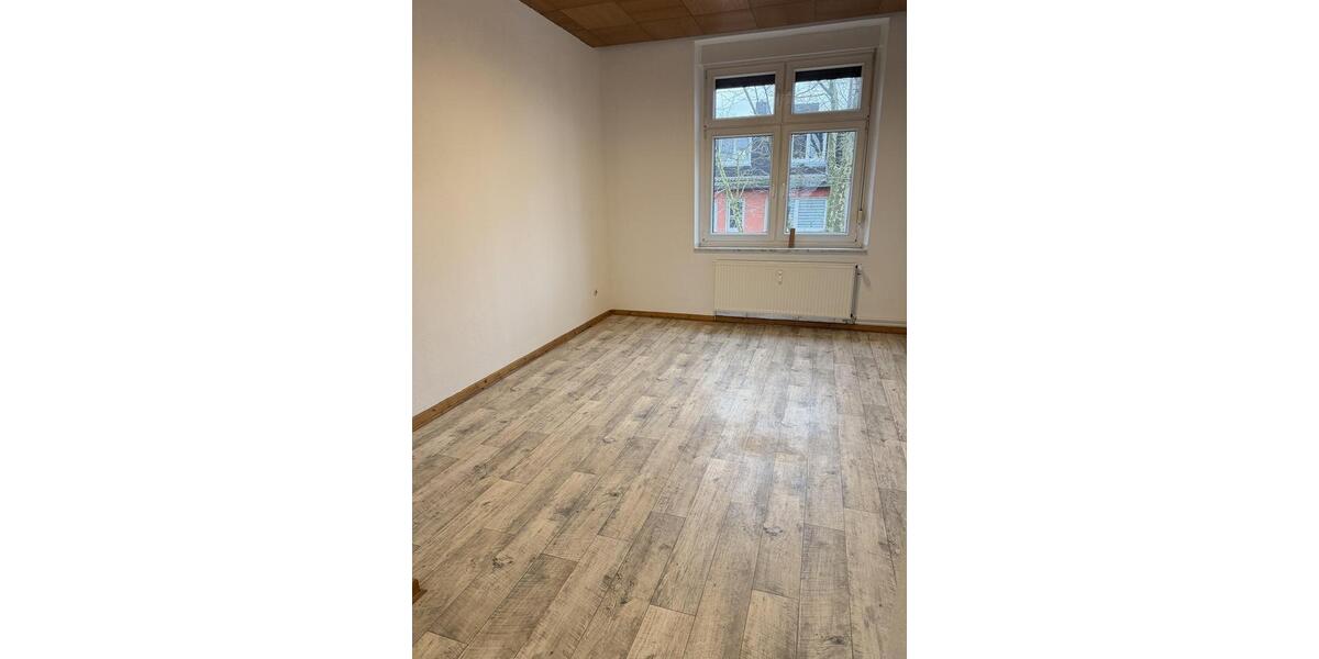 Charmante, frisch renovierte 3-Zimmer-Wohnung mit Balkon in ruhiger Lage von Duisburg-Untermeiderich 3 zimmer